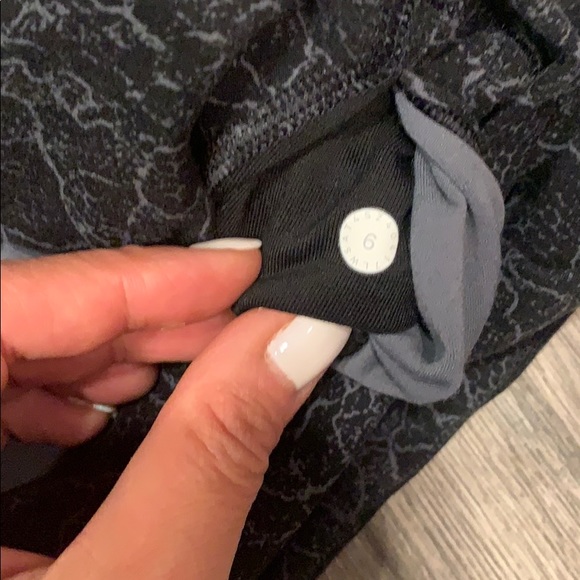 EUC Lululemon Align Leggings size 6 - Picture 3 of 6